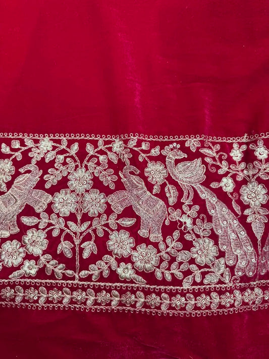 Velvet with golden embroidery (Border)