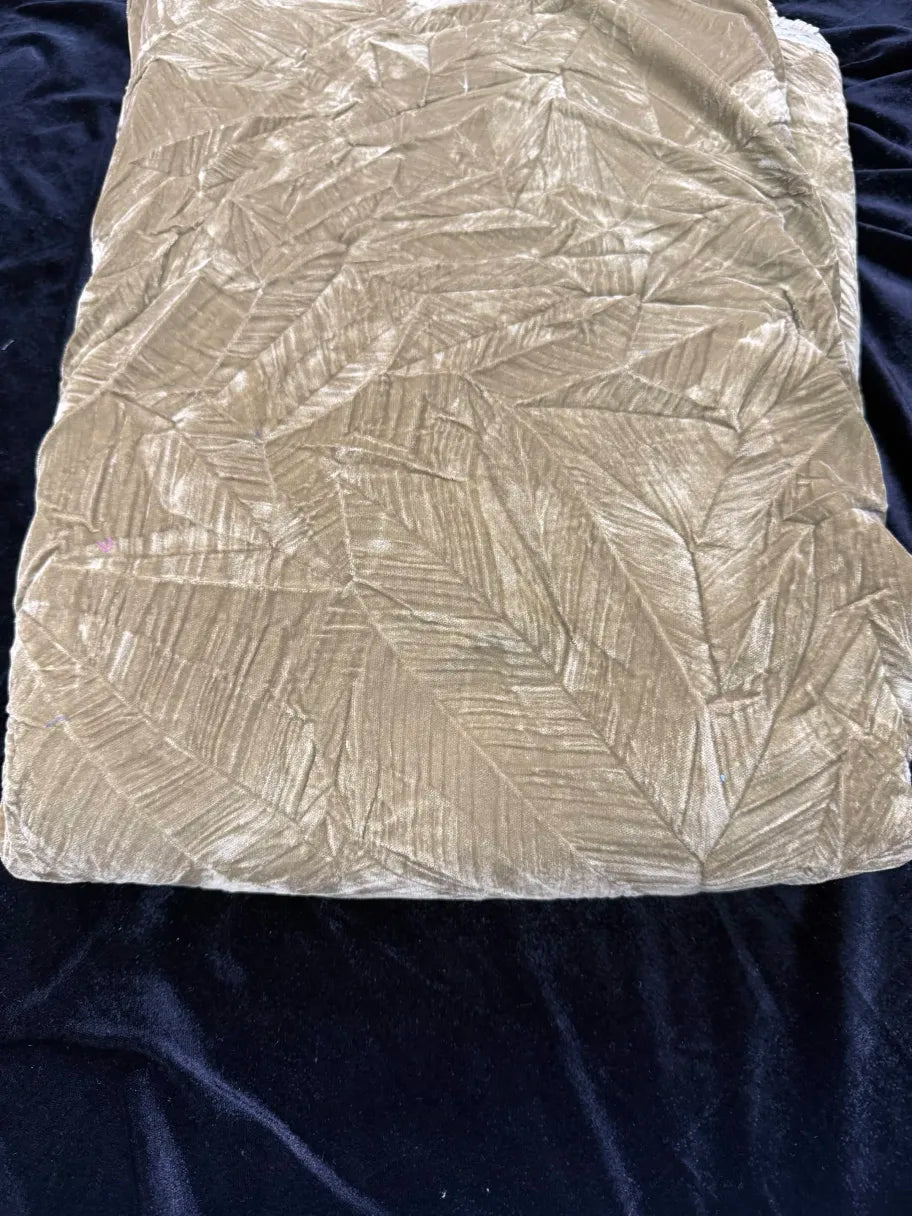 Crushed velvet (Textured finish)